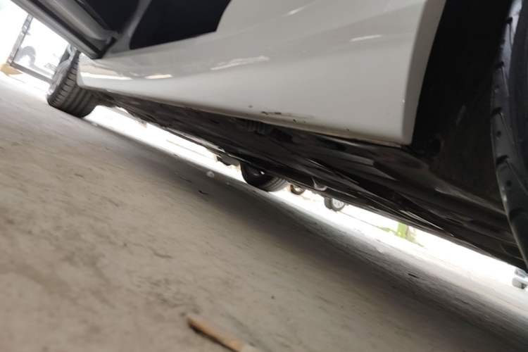 Used BMW 2 Series 2018 220i Convertible Coupe Sports Design Package Left Side Sill