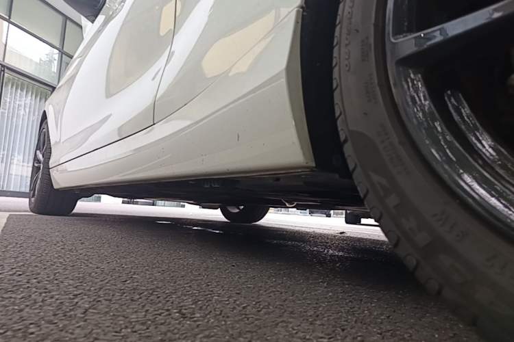 Used BMW 2 Series 2018 220i Sport Design Package Left Side Sill