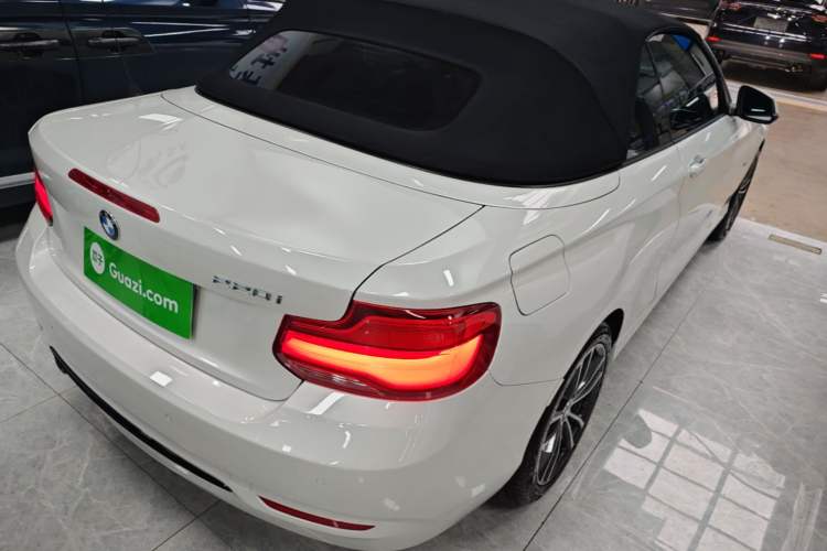 Used BMW 2 Series 2018 220i Convertible Coupe Sports Design Package Rear Right 45 Deg