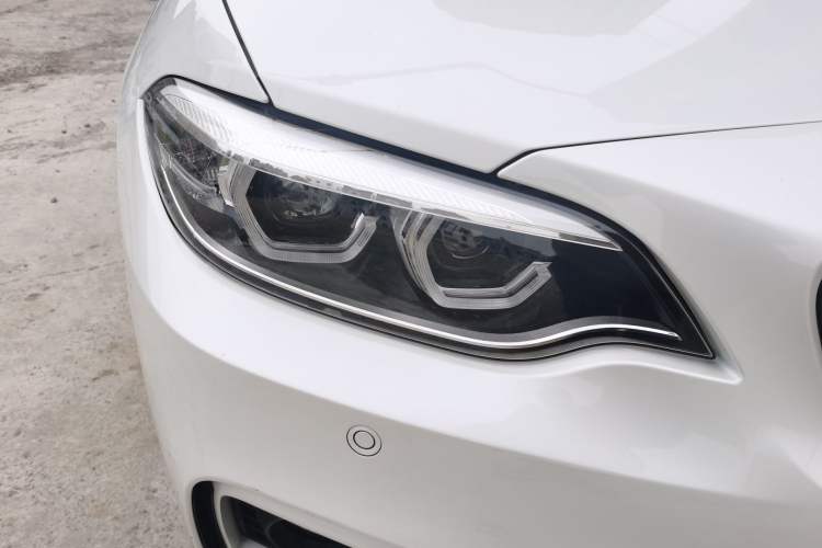 Used BMW 2 Series 2018 225i Luxury Model with M Sport Package Right Front Headlight