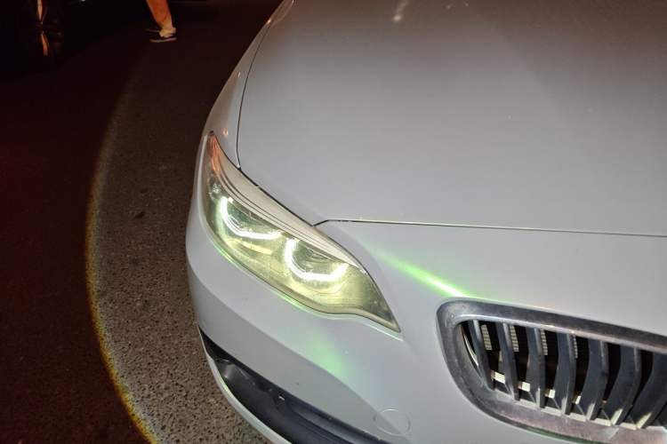 Used BMW 2 Series 2018 220i Convertible Coupe Sports Design Package Right Front Headlight