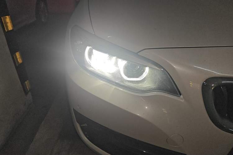 Used BMW 2 Series 2018 220i Sport Design Package Right Front Headlight