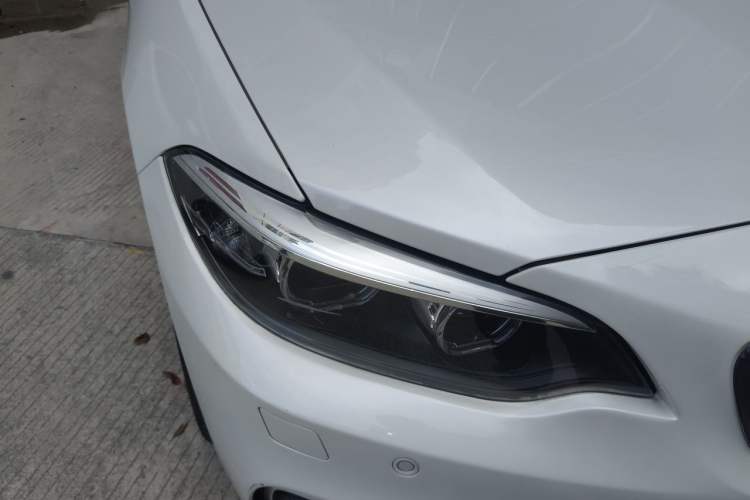 Used BMW 2 Series 2018 220i Convertible Coupe Sports Design Package Right Front Headlight
