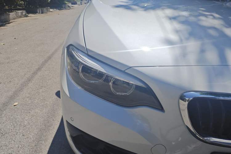 Used BMW 2 Series 2018 220i Convertible Coupe Sports Design Package Right Front Headlight