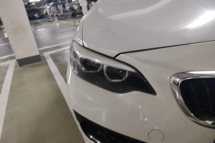 Used BMW 2 Series 2018 220i Convertible Coupe Sports Design Package Right Front Headlight