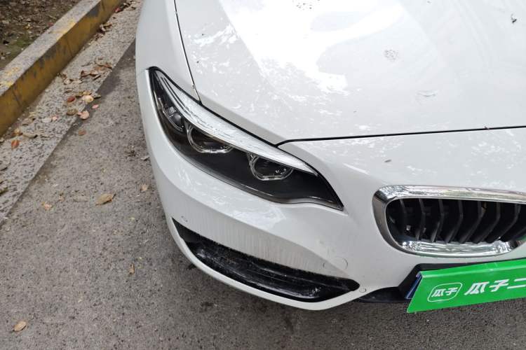 Used BMW 2 Series 2018 220i Convertible Coupe Sports Design Package Right Front Headlight