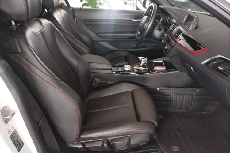 Used BMW 2 Series 2018 220i Convertible Coupe Sports Design Package Right Front Seat