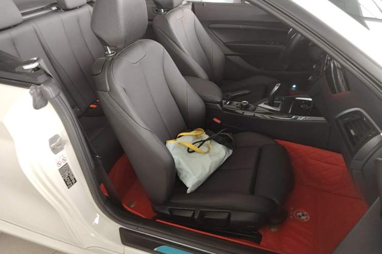 Used BMW 2 Series 2018 220i Convertible Coupe Sports Design Package Right Front Seat