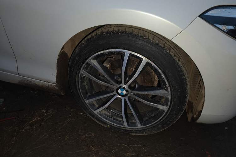 Used BMW 2 Series 2018 220i Sport Design Package Right Front Wheel Hub