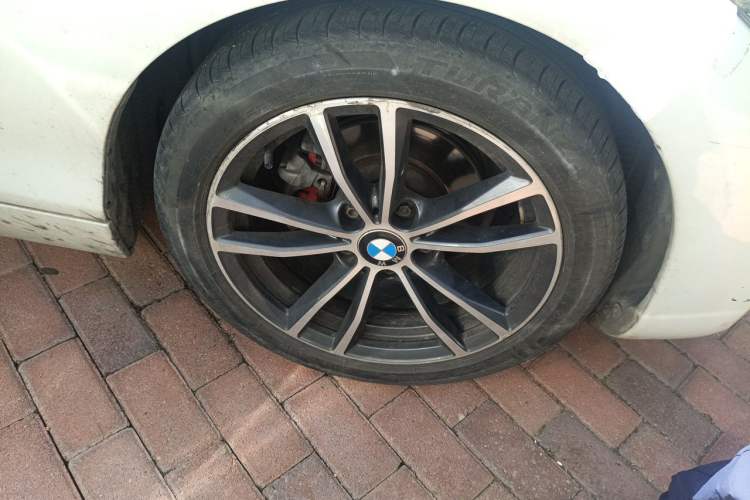 Used BMW 2 Series 2018 220i Sport Design Package Right Front Wheel Hub