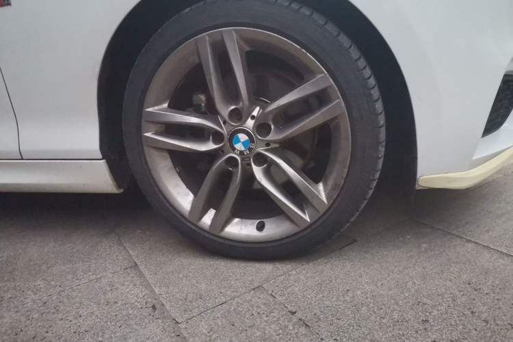 Used BMW 2 Series 2018 225i Convertible Coupe Luxury Model M Sport Package Right Front Wheel Hub