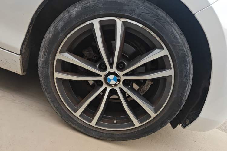 Used BMW 2 Series 2018 220i Sport Design Package Right Front Wheel Hub