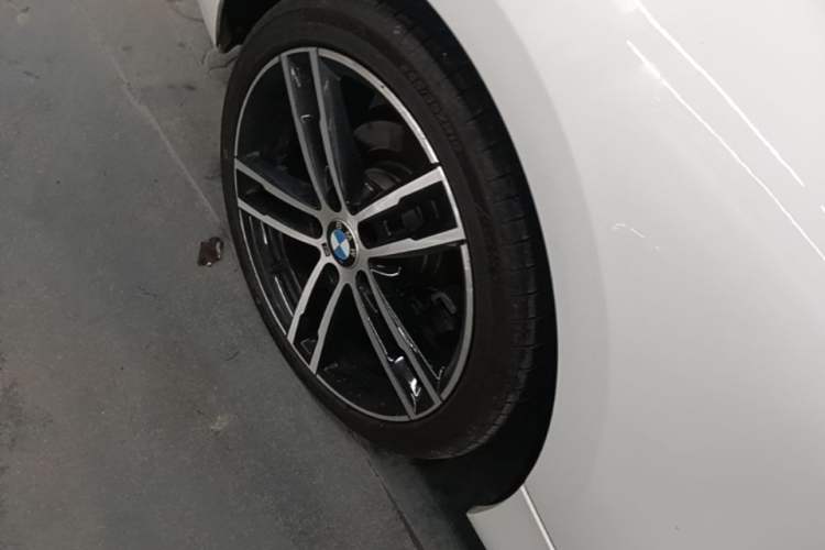 Used BMW 2 Series 2018 225i Convertible Coupe Luxury Model M Sport Package Right Rear Wheel Hub