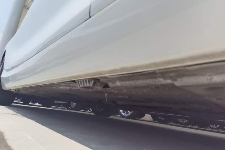 Used BMW 2 Series 2018 220i Convertible Coupe Sports Design Package Right Side Sill