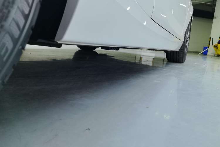 Used BMW 2 Series 2018 220i Sport Design Package Right Side Sill