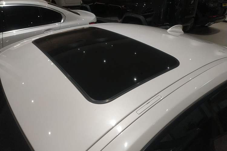 Used BMW 2 Series 2018 220i Sport Design Package Roof