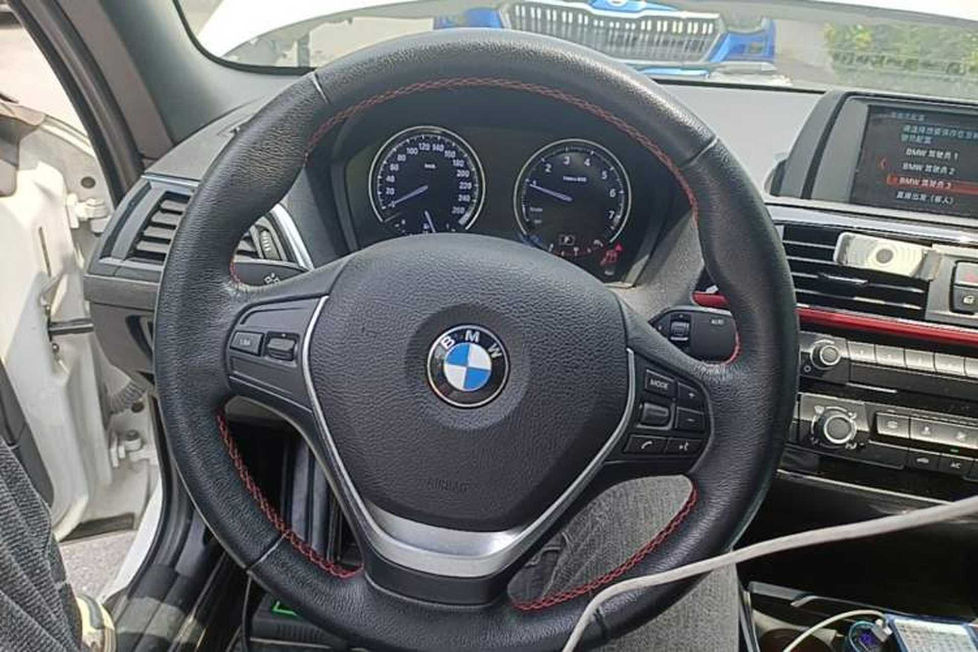 Used BMW 2 Series 2018 220i Convertible Coupe Sports Design Package Steering Wheel
