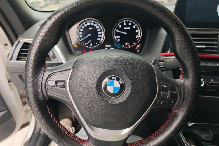 Used BMW 2 Series 2018 220i Convertible Coupe Sports Design Package Steering Wheel