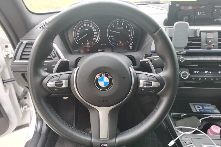 Used BMW 2 Series 2018 225i Luxury Model with M Sport Package Steering Wheel