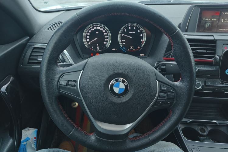 Used BMW 2 Series 2018 220i Sport Design Package Steering Wheel