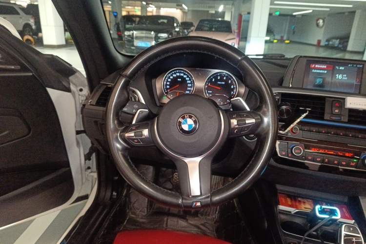 Used BMW 2 Series 2018 225i Convertible Coupe Luxury Model M Sport Package Steering Wheel