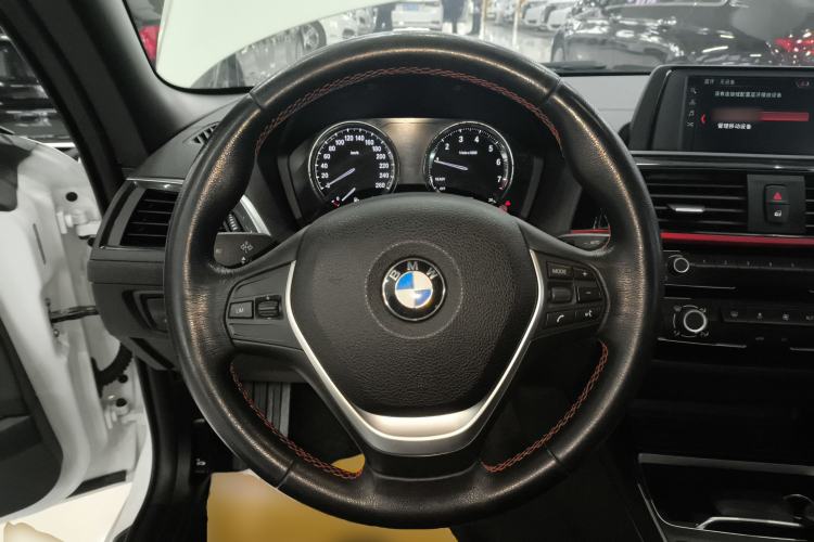 Used BMW 2 Series 2018 220i Convertible Coupe Sports Design Package Steering Wheel