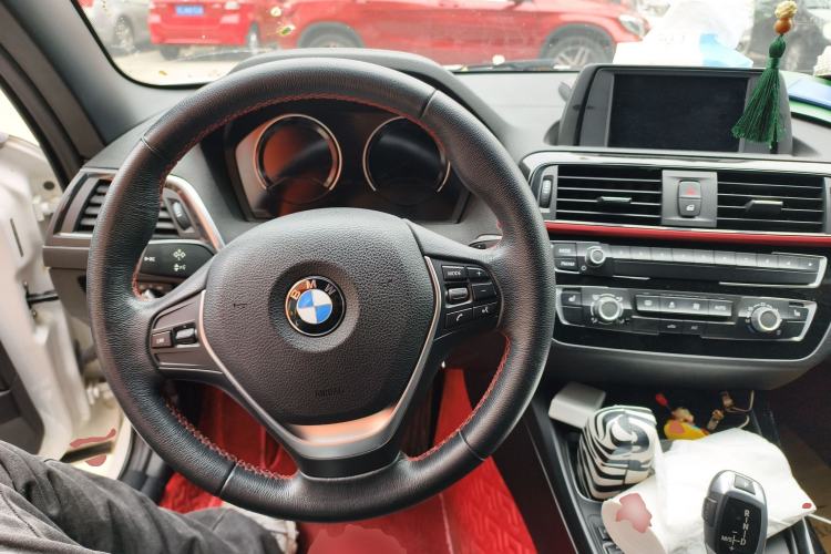 Used BMW 2 Series 2018 220i Convertible Coupe Sports Design Package Steering Wheel