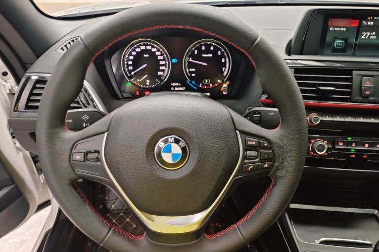Used BMW 2 Series 2018 220i Convertible Coupe Sports Design Package Steering Wheel
