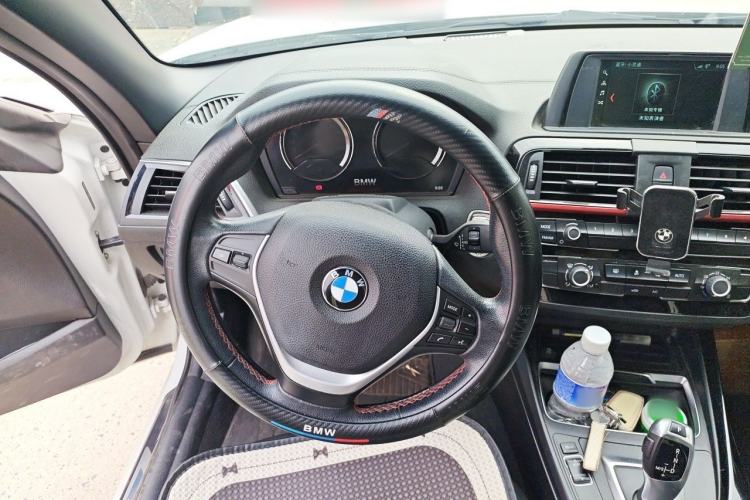 Used BMW 2 Series 2018 220i Convertible Coupe Sports Design Package Steering Wheel