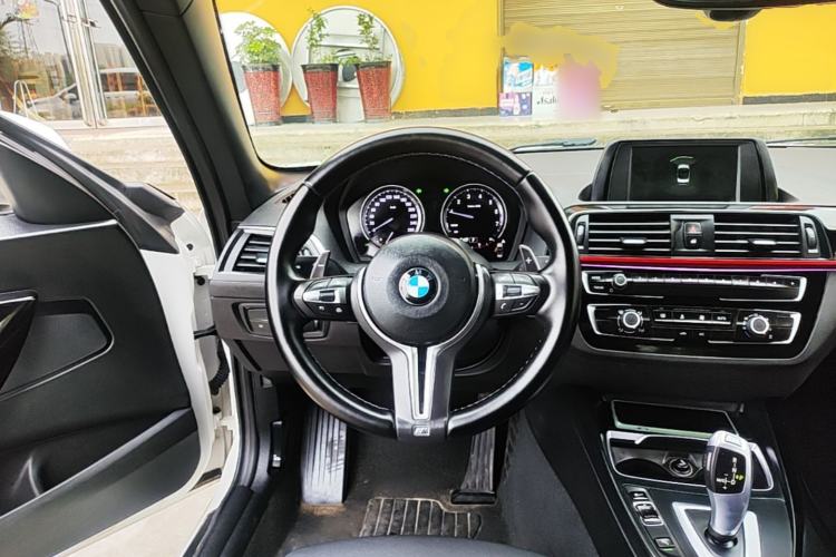 Used BMW 2 Series 2018 220i Convertible Coupe Sports Design Package Steering Wheel