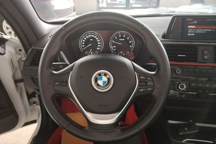Used BMW 2 Series 2018 220i Convertible Coupe Sports Design Package Steering Wheel