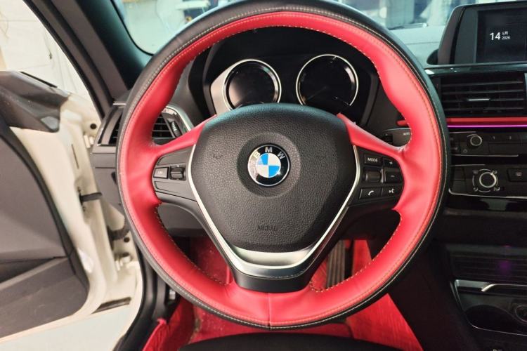 Used BMW 2 Series 2018 220i Convertible Coupe Sports Design Package Steering Wheel