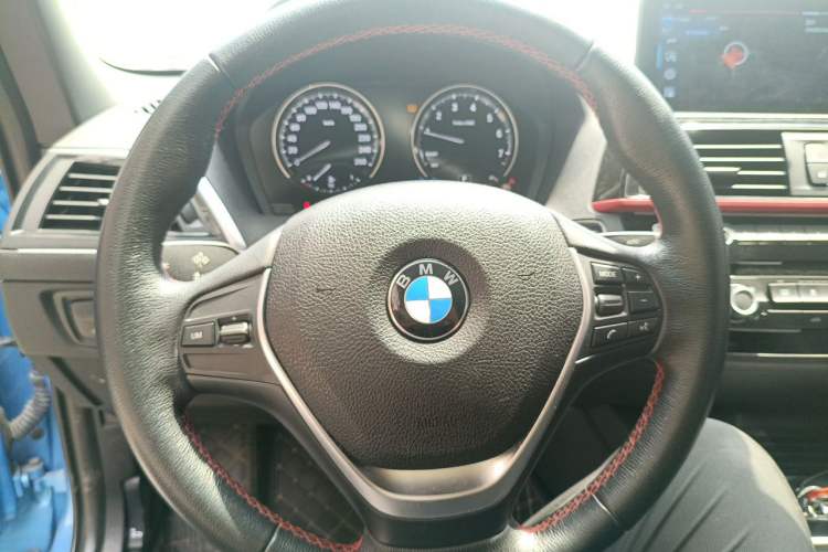 Used BMW 2 Series 2018 220i Convertible Coupe Sports Design Package Steering Wheel
