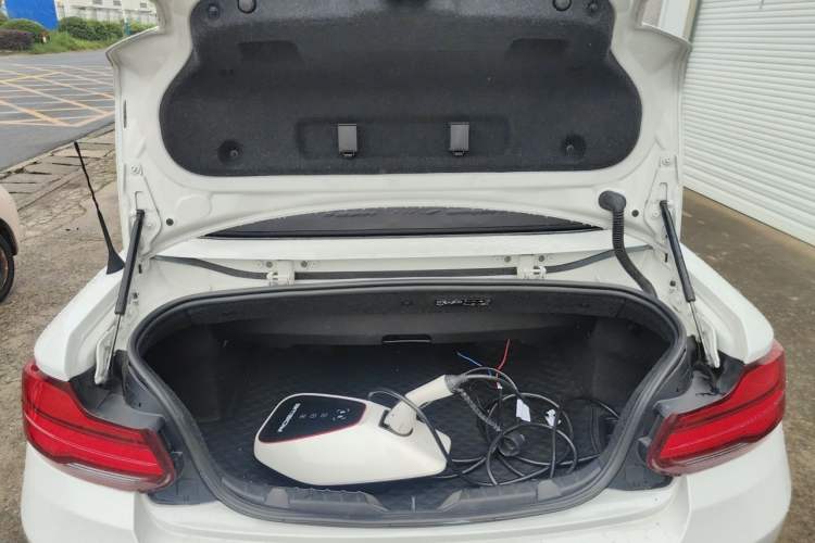 Used BMW 2 Series 2018 220i Convertible Coupe Sports Design Package Trunk