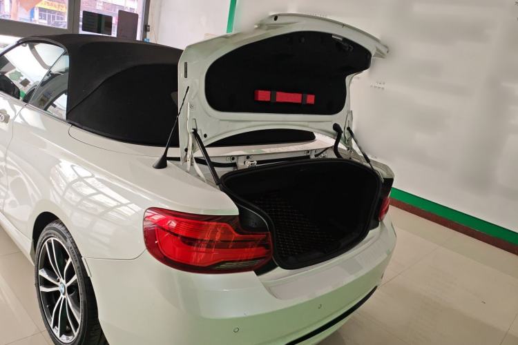 Used BMW 2 Series 2018 220i Convertible Coupe Sports Design Package Trunk