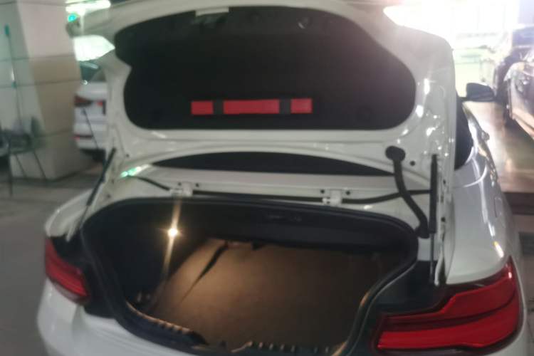 Used BMW 2 Series 2018 220i Convertible Coupe Sports Design Package Trunk