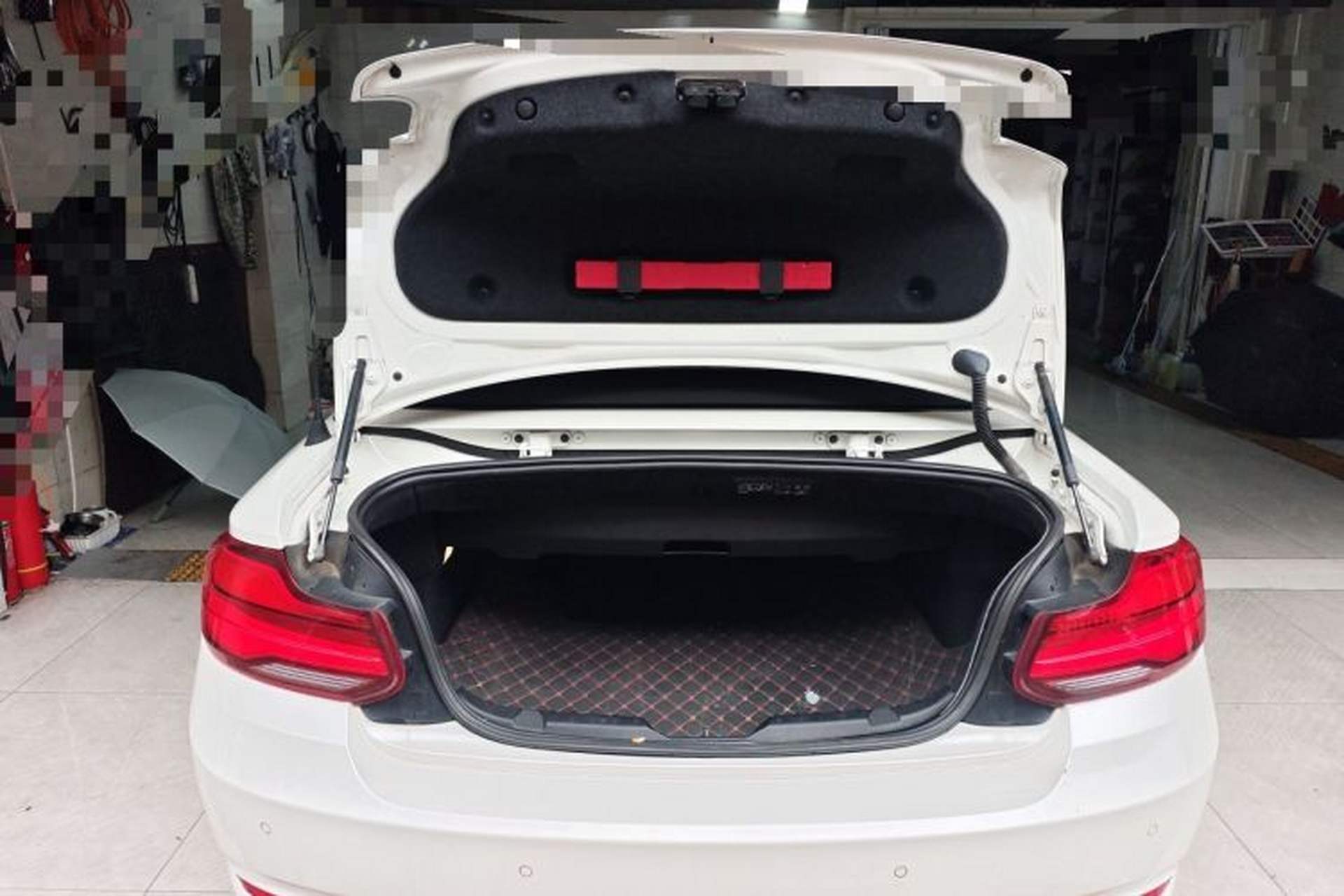 Used BMW 2 Series 2018 220i Convertible Coupe Sports Design Package Trunk