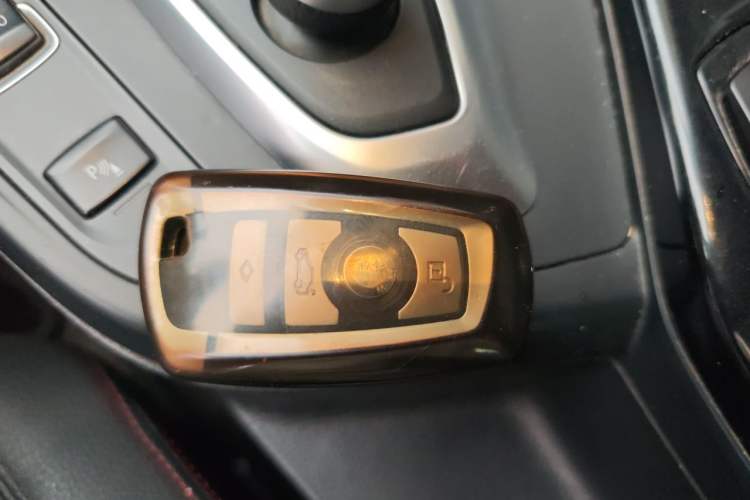 Used BMW 2 Series 2018 220i Convertible Coupe Sports Design Package Vehicle Key