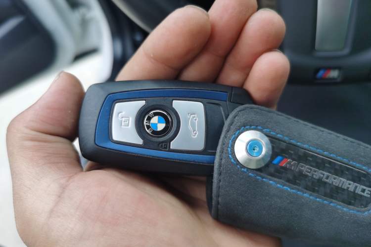 Used BMW 2 Series 2018 225i Luxury Model with M Sport Package Vehicle Key