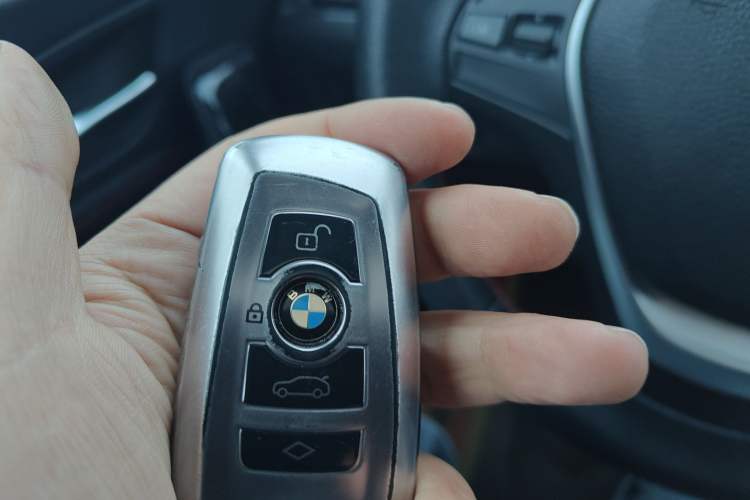 Used BMW 2 Series 2018 220i Sport Design Package Vehicle Key