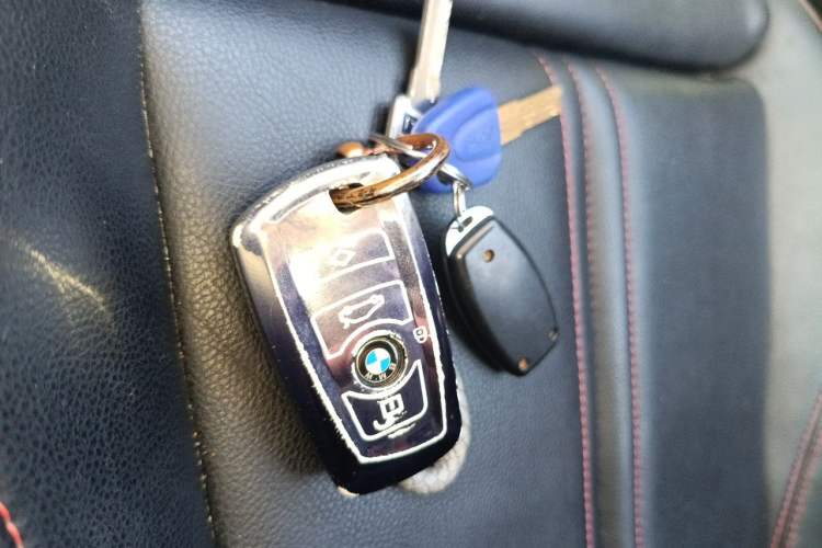 Used BMW 2 Series 2018 220i Sport Design Package Vehicle Key