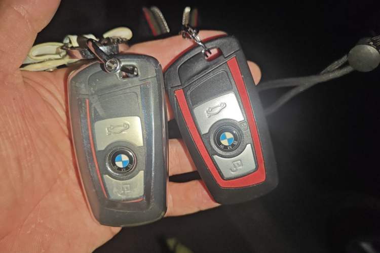 Used BMW 2 Series 2018 220i Sport Design Package Vehicle Key