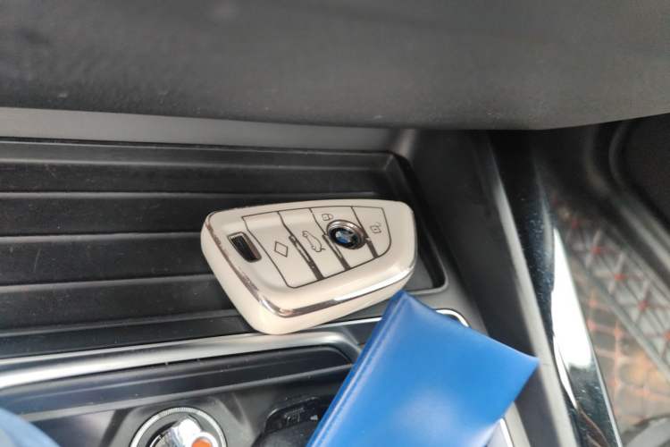 Used BMW 2 Series 2018 220i Convertible Coupe Sports Design Package Vehicle Key