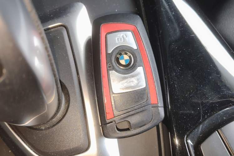 Used BMW 2 Series 2018 220i Convertible Coupe Sports Design Package Vehicle Key