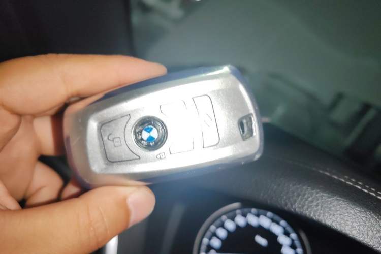 Used BMW 2 Series 2018 220i Convertible Coupe Sports Design Package Vehicle Key