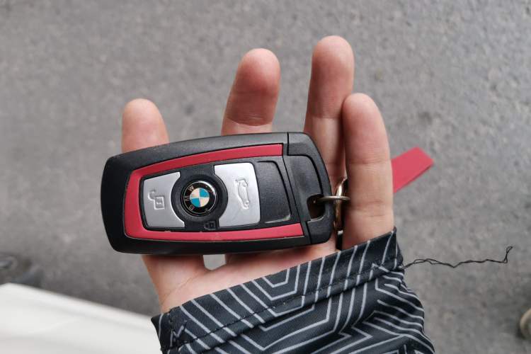 Used BMW 2 Series 2018 220i Sport Design Package Vehicle Key