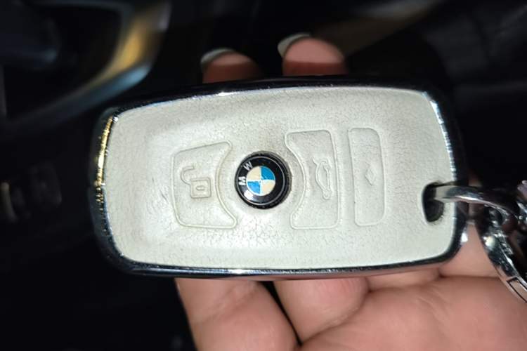 Used BMW 2 Series 2018 220i Convertible Coupe Sports Design Package Vehicle Key