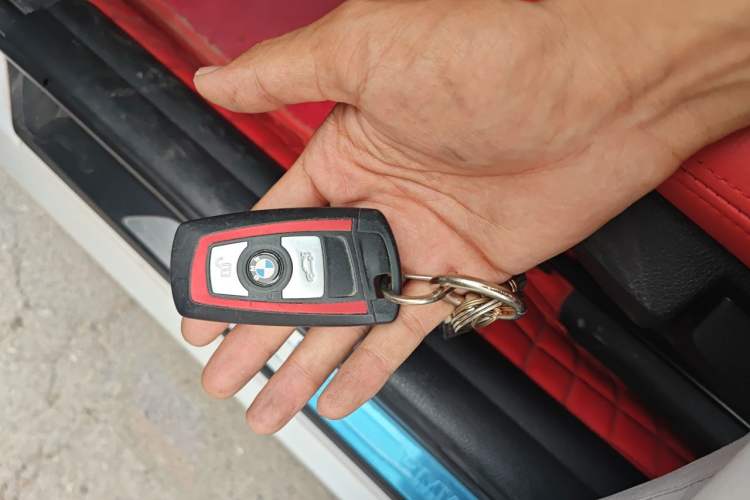 Used BMW 2 Series 2018 220i Sport Design Package Vehicle Key