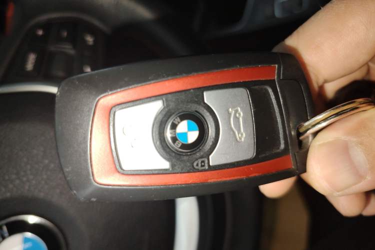 Used BMW 2 Series 2018 220i Convertible Coupe Sports Design Package Vehicle Key