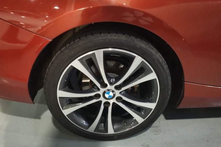 Used BMW 2 Series 2018 220i Convertible Coupe Sports Design Package Exterior 1